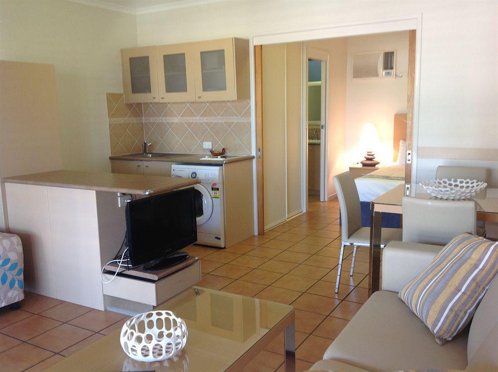 At Boathaven Bay Holiday Apartments Airlie Beach Extérieur photo