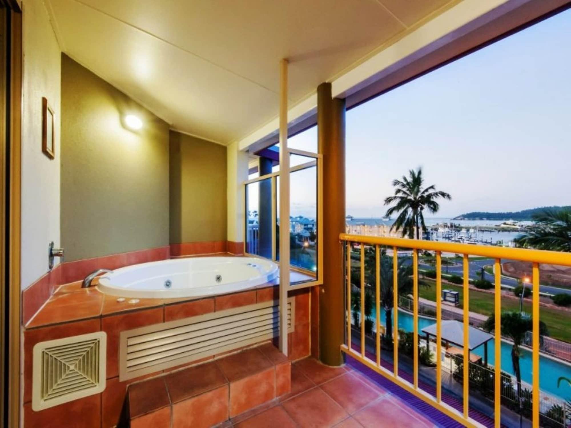 At Boathaven Bay Holiday Apartments Airlie Beach Extérieur photo