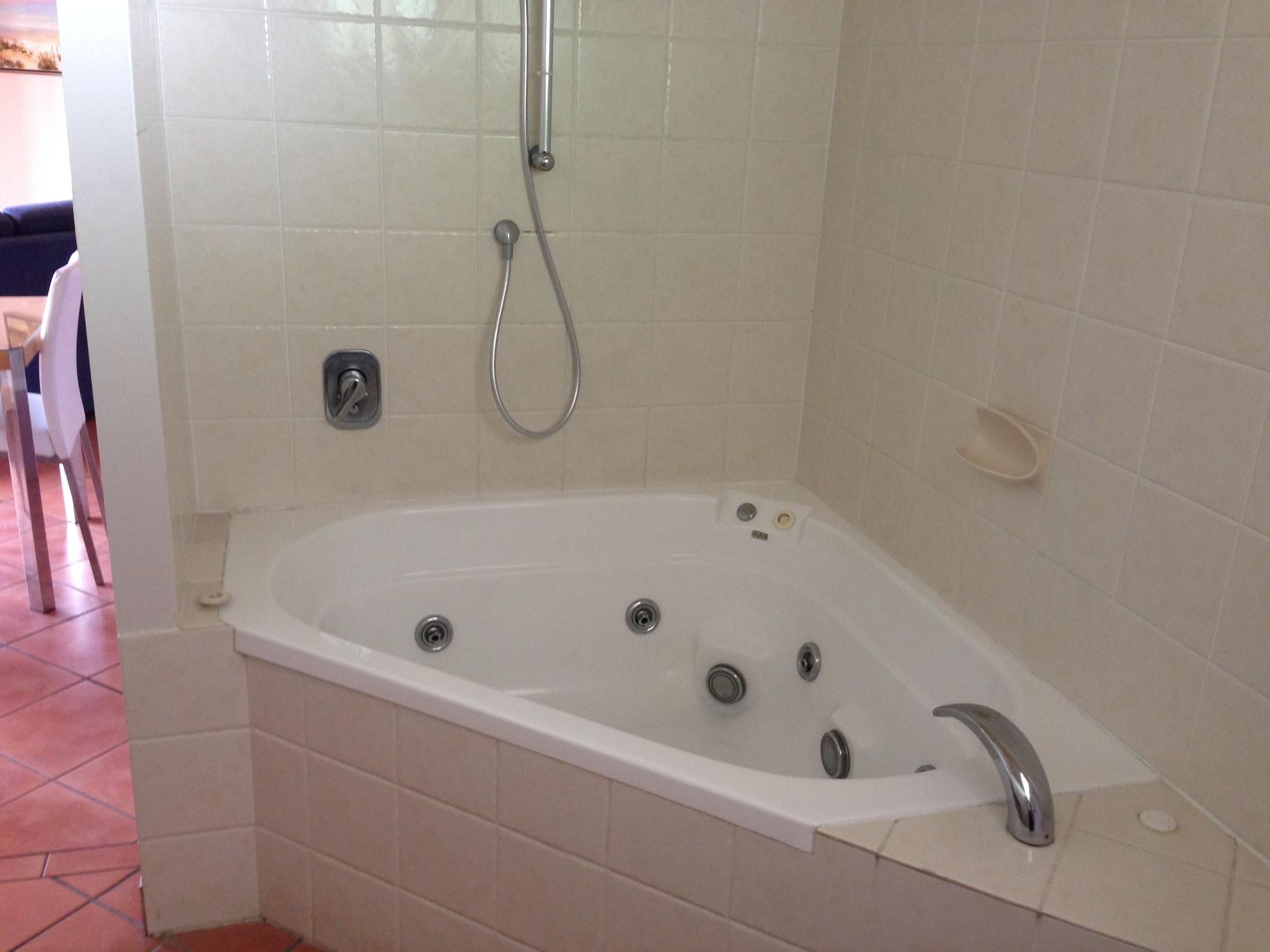 At Boathaven Bay Holiday Apartments Airlie Beach Extérieur photo